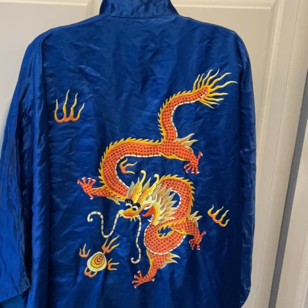 Golden Dragon 100% silk robe. Vintage.